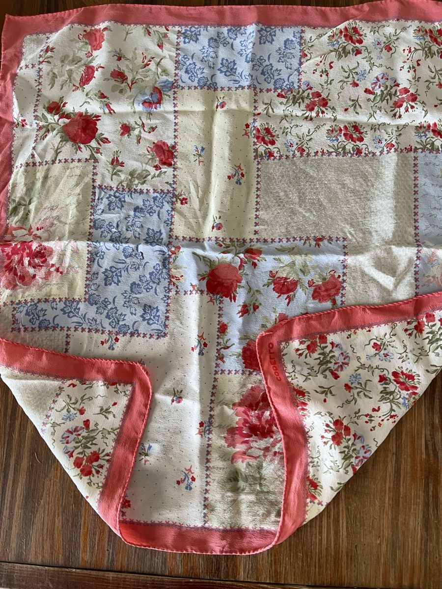 Codello Foulard & Sciarpe: Foulard Codello floral patchwork vintage rose corail soie – Usato da Kloten venduto da Vermicelles 6