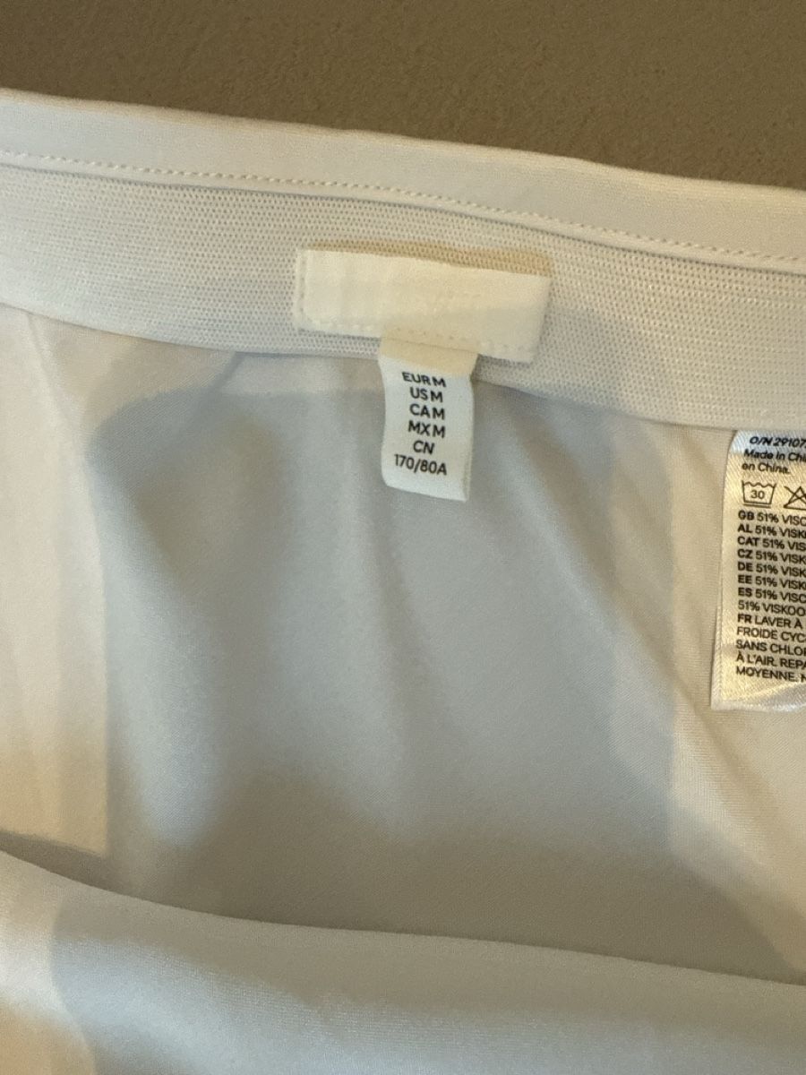 H&M Gonne: H&M Satinrock in Weiss  – Nuovo e nell'imballaggio originale da Pfaffhausen venduto da Beli94 1