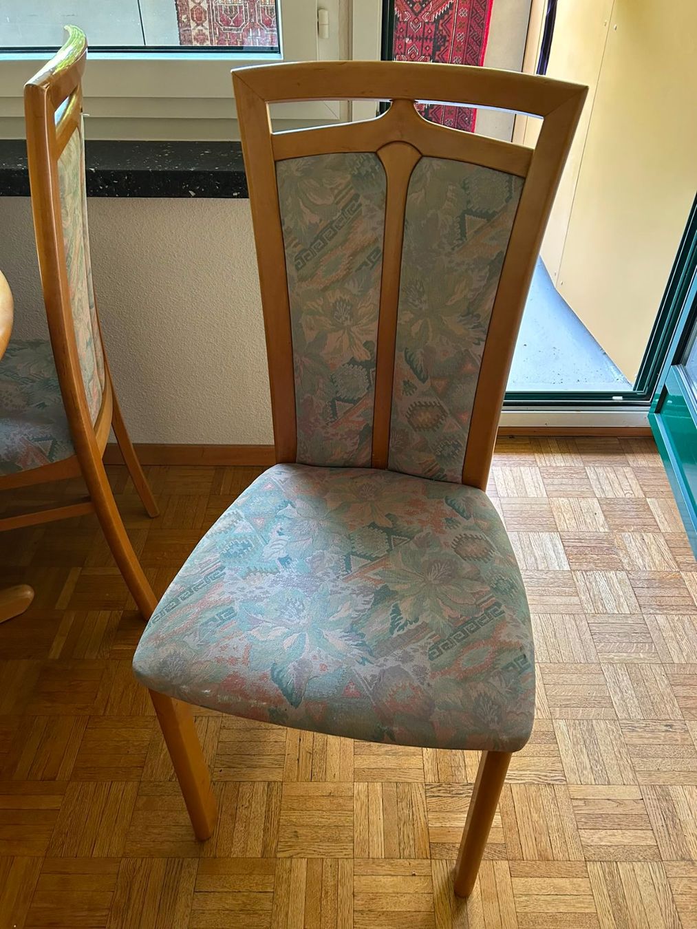 Tische: Tisch mit sechs Stühlen – Gebraucht aus Zürich von pas_62dh 1