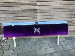 Wandpaneel Bettkopfteil lila Samt mit Schmetterling Motiv