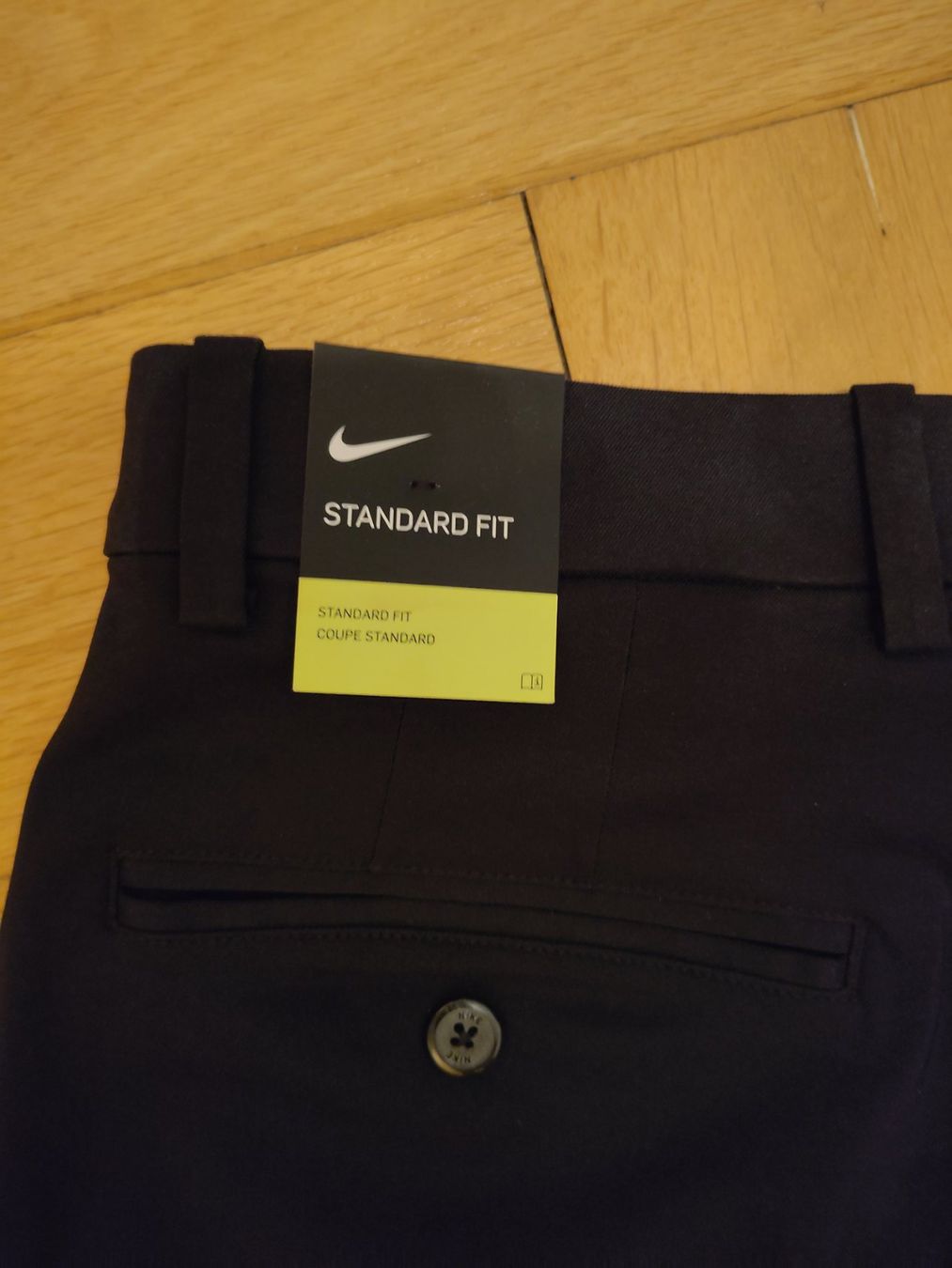 Nike Pantaloni: Sporthose – Nuovo (secondo la descrizione) da Bern venduto da Linii 2