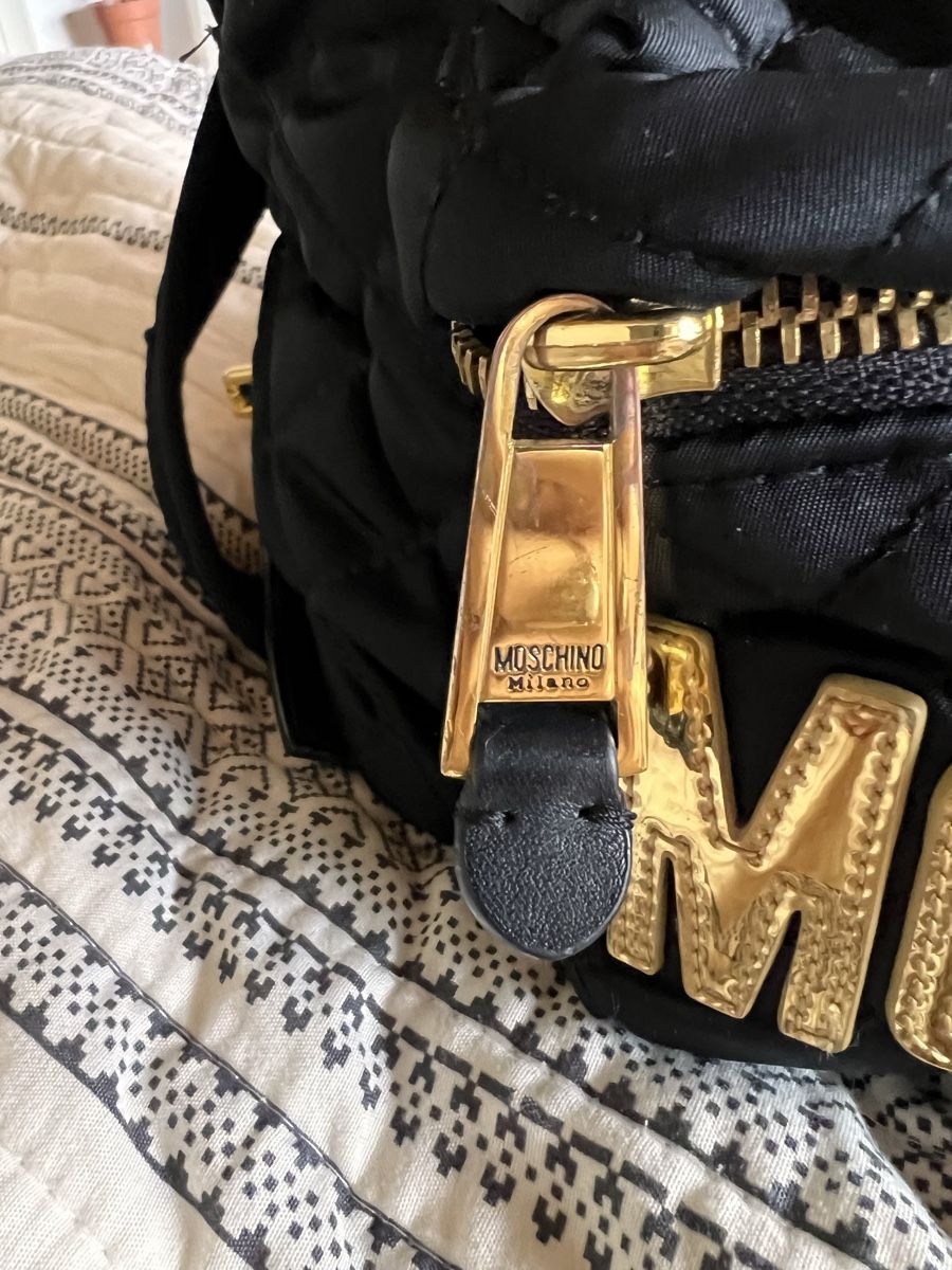 Moschino Taschen für Damen: Moschino Rucksack schwarz gold – Gebraucht aus Kreuzlingen von eszanza 2