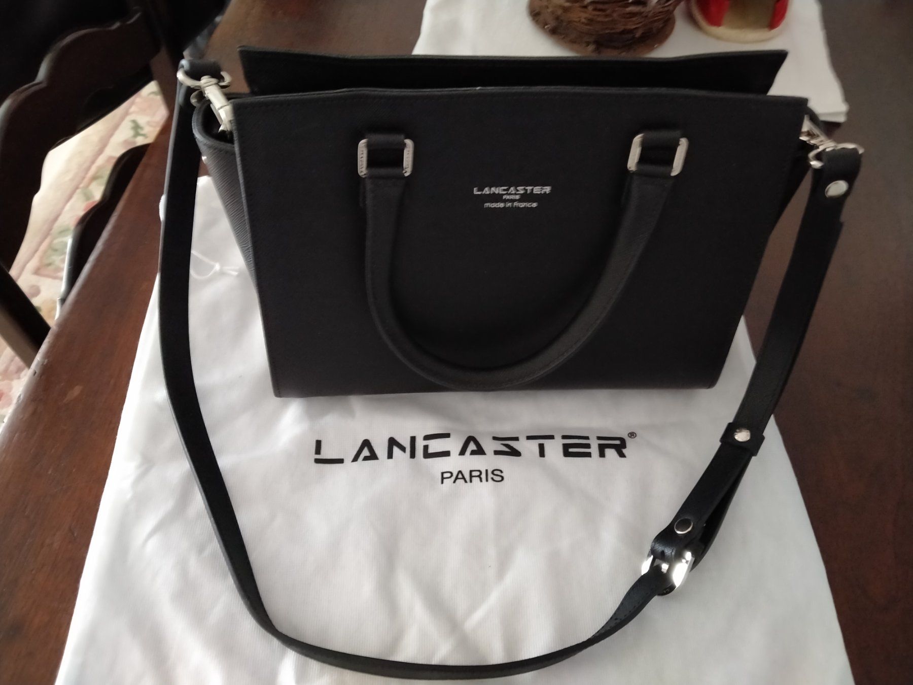 Lancaster Borse da donna: Sac à main cuir noir Lancaster neuf – Nuovo e nell'imballaggio originale da Veytaux venduto da Christianelucie