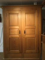 Schrank 2türig um 1860, in Tanne
