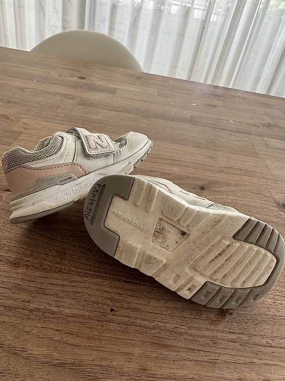 Scarpe per ragazzi: New Balance Sneakers Gr. 23 – Usato da Zürich venduto da dominicmueller87 3