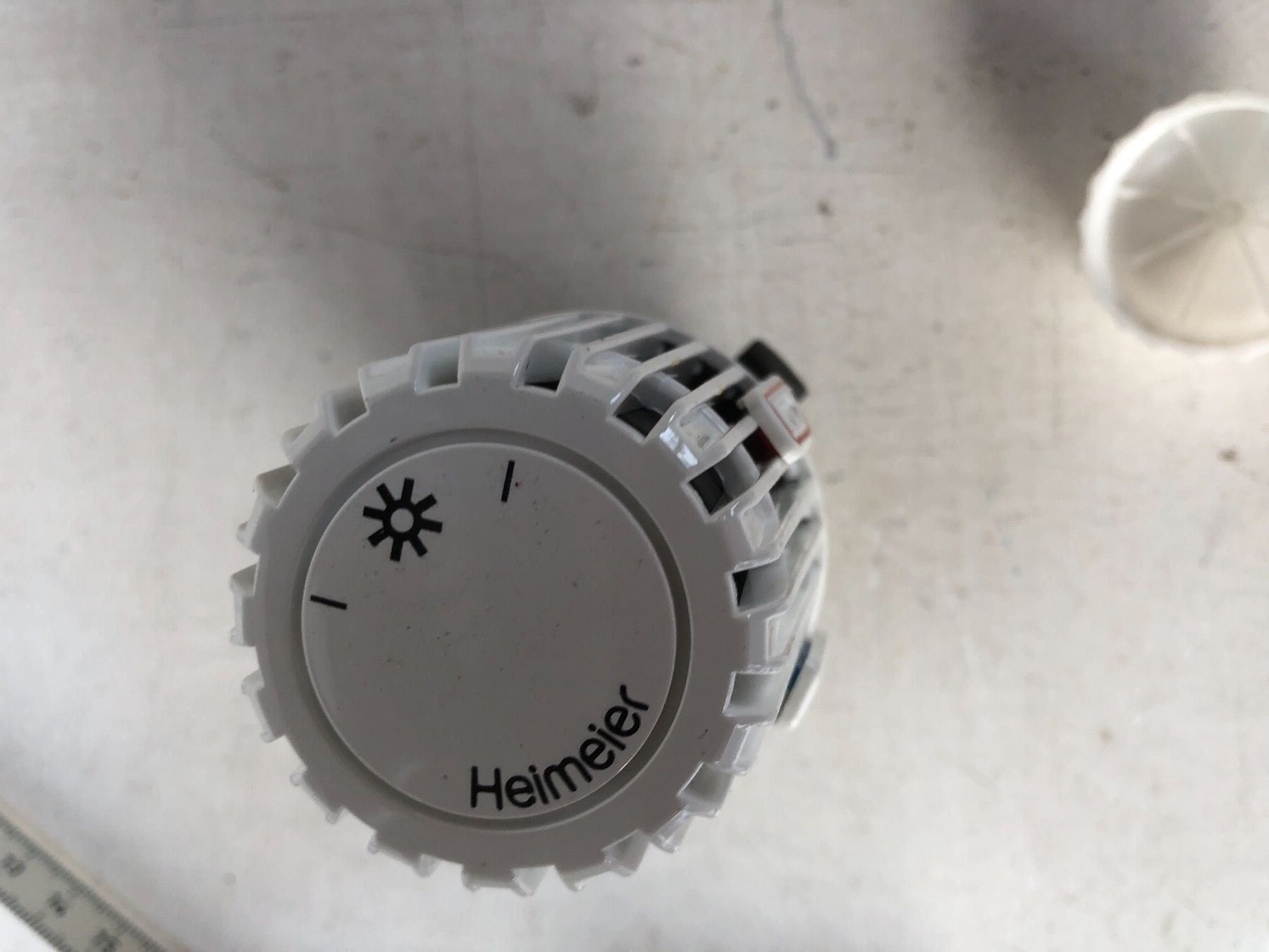 Radiatori: Thermostateinsatz Ventilkopf Heimeier – Nuovo e nell'imballaggio originale da Niederrohrdorf venduto da ledergerber 1