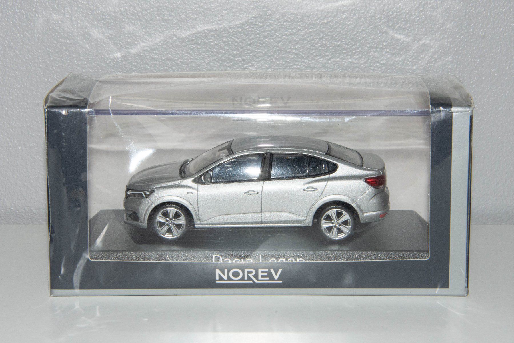 Dacia Modellautos: Dacia Logan NOREV (1/43) – Neu und originalverpackt aus Genève von auto_miniatures 2