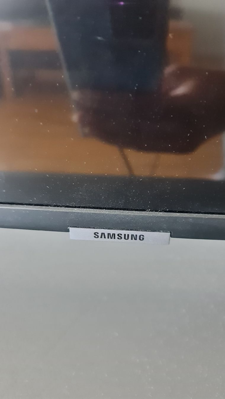Samsung Fernseher: tv bench with samsung tv – Neu (gemäss Beschreibung) aus Neuenhof von ayesham 2