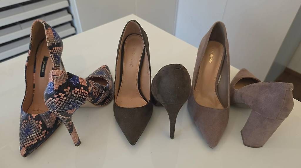 Scarpe da donna: 3 x Damenschuhe, Pumps in Grösse 38 – Usato da Wängi venduto da bm8677