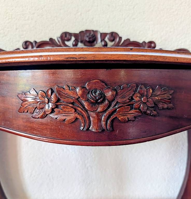 Cassettiere: Superbe console d'entrée ancienne en bois sculpté – Usato da Denges venduto da jon_6ccw 3