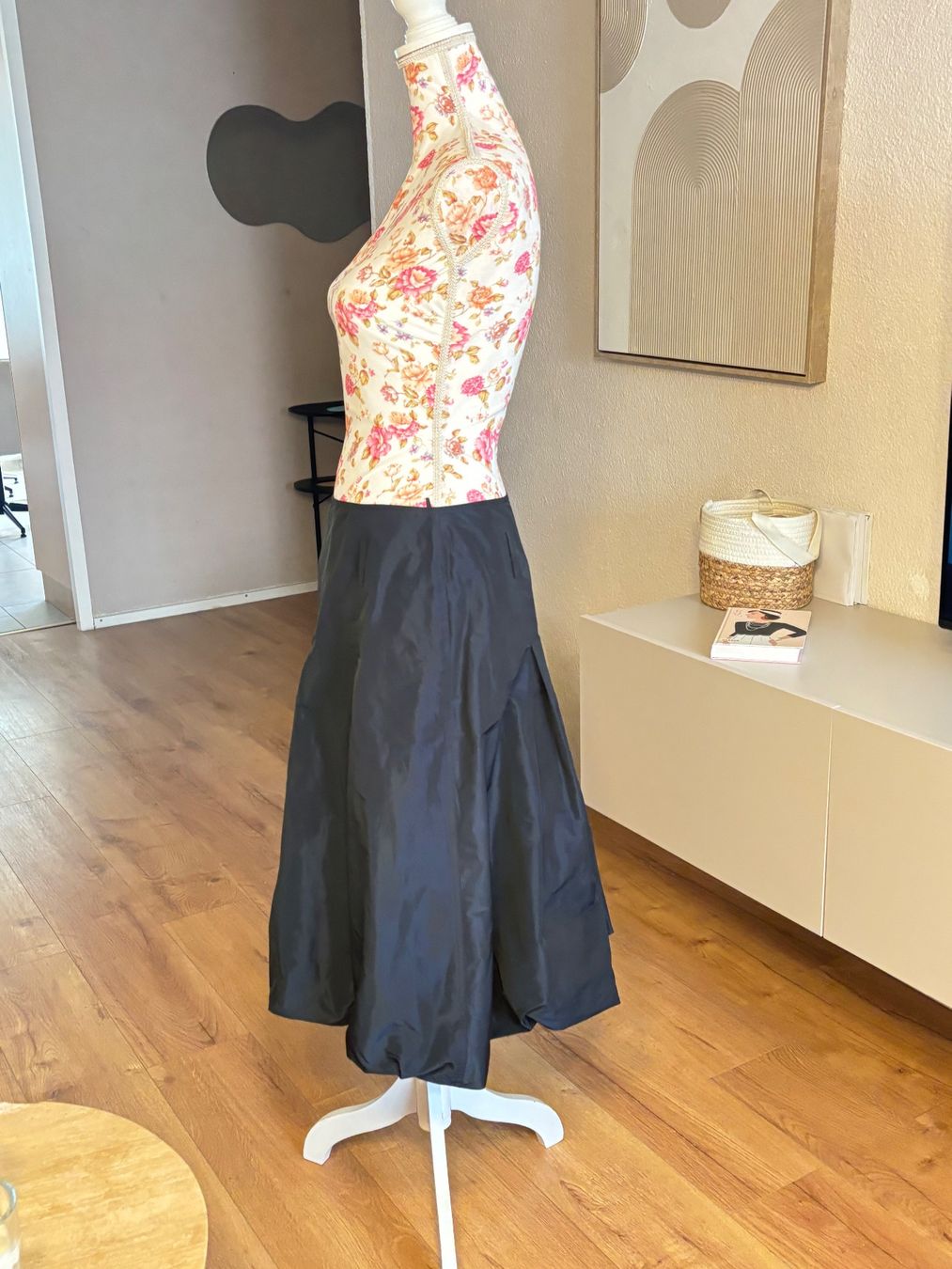 Max Mara Gonne: Max Mara Weekend Ballon Rock Seide – Usato da St. Margrethen SG venduto da dijanaO 1