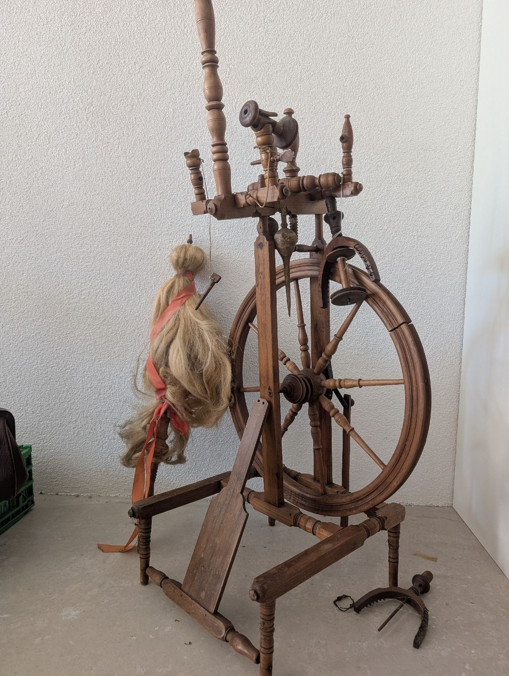 Ruote per filare: Antike Spinnrad Holz, Dekoration  – Usato da St. Gallen venduto da Isycheng