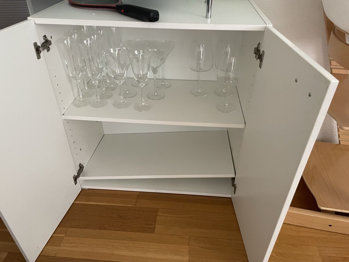 Cassettiere: Sideboard weiss mit Glastopper guter Zustand – Usato da zürich venduto da Michelbourquin 3