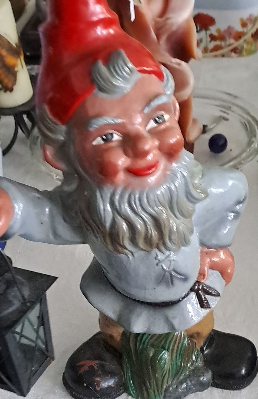 Statuette: Gartenzwerg mit Laterne, leicht gebraucht – Usato da Zürich venduto da Schoebi19