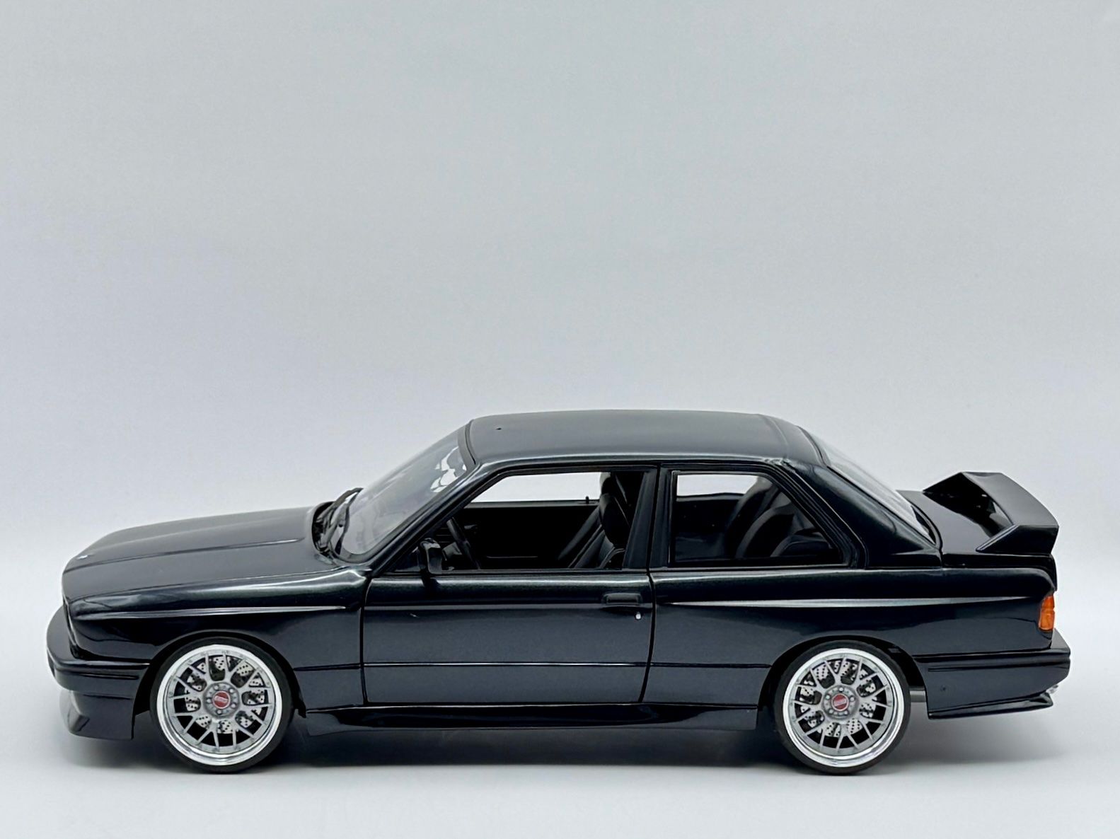 Minichamps Modellautos: 1:18 BMW M3 E30 Minichamps BBS Tuning – Neu (gemäss Beschreibung) aus Baar von Cai 1