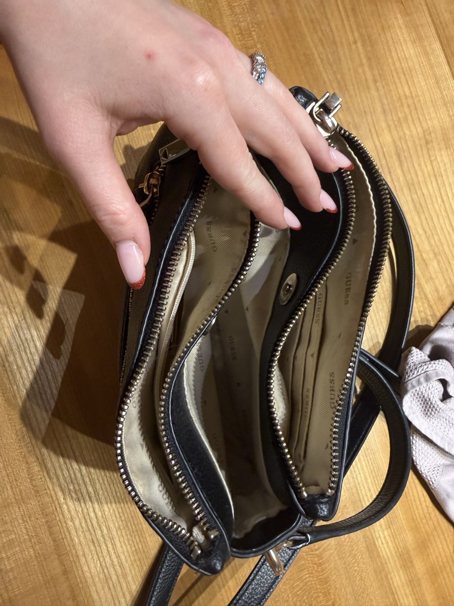 Guess Borse da donna: Guess Umhängetasche – Nuovo (secondo la descrizione) da Aeschi SO venduto da jen_n7nq 4