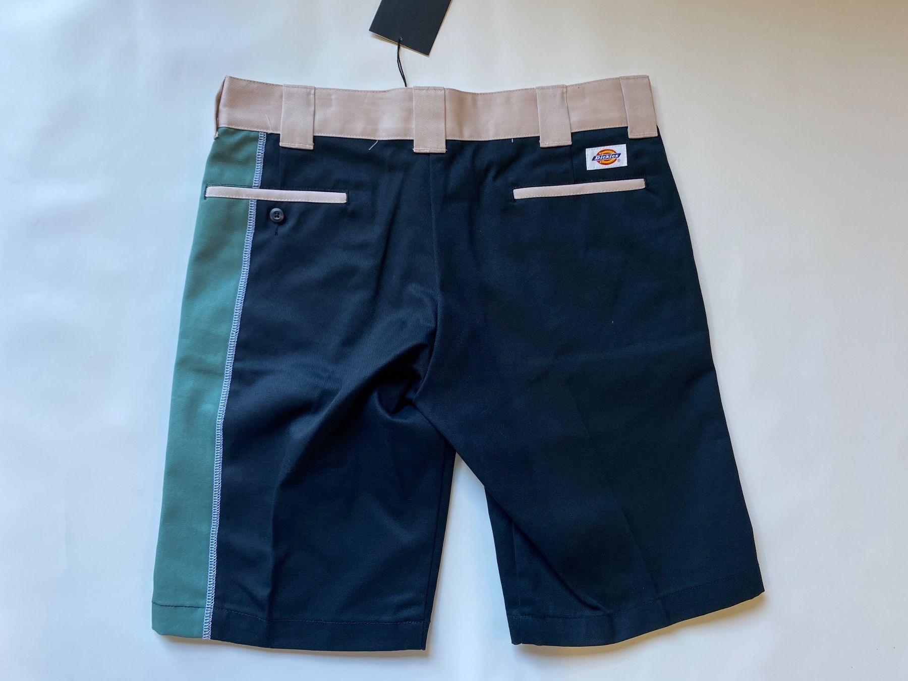 Dickies Pantaloni: Short Dickies Hommes Taille 32 -50% – Nuovo e nell'imballaggio originale da Orbe venduto da D-stockFactory-Orbe 1