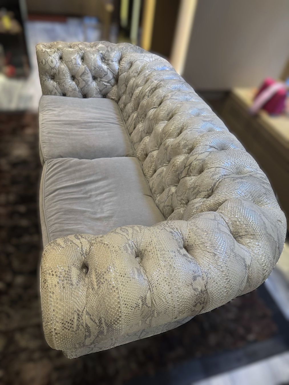 Divani: Divano Chesterfield rivestito in pitone – Usato da Porza venduto da GioCa65 1