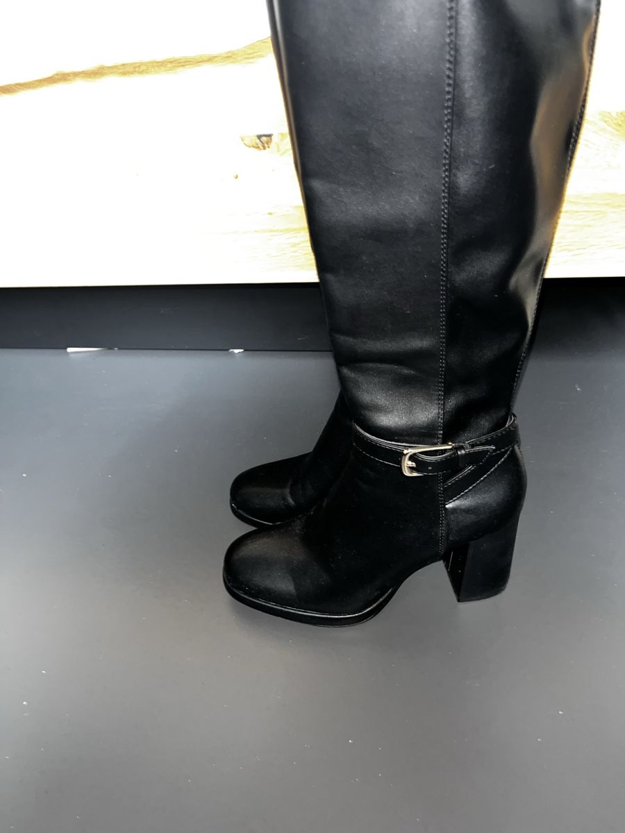Damenschuhe: Stiefel Gr. 36 elegant schwarz – Gebraucht aus Küssnacht am Rigi von lus_g9xw 2