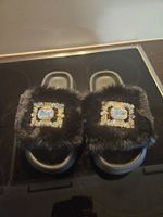 Kunststoff-Finken/Pantoffeln mit Flausch schwarz Gr. 36-37