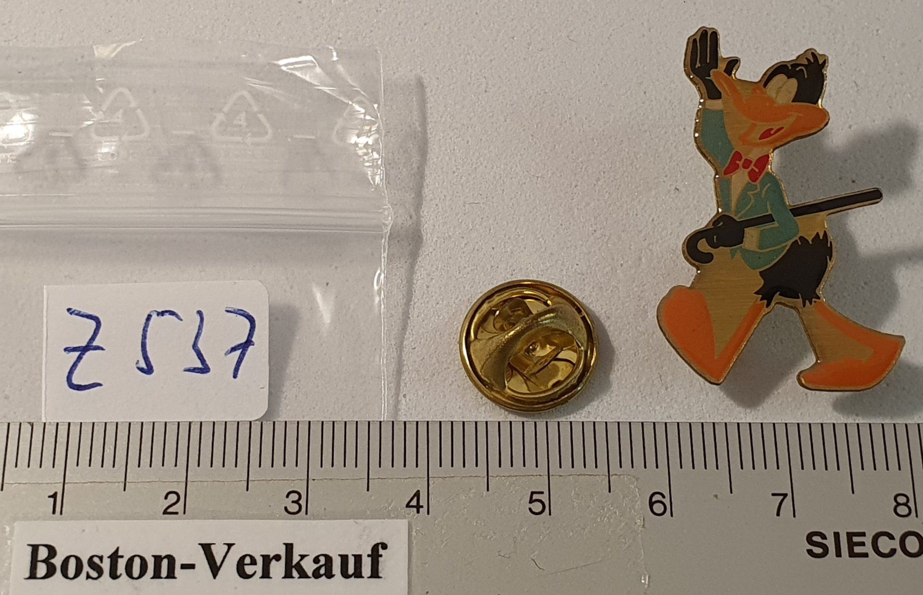 Placchette & Badge: Z537 - Pin Daffy Duck – Usato da Reinach BL venduto da Boston-Verkauf 1