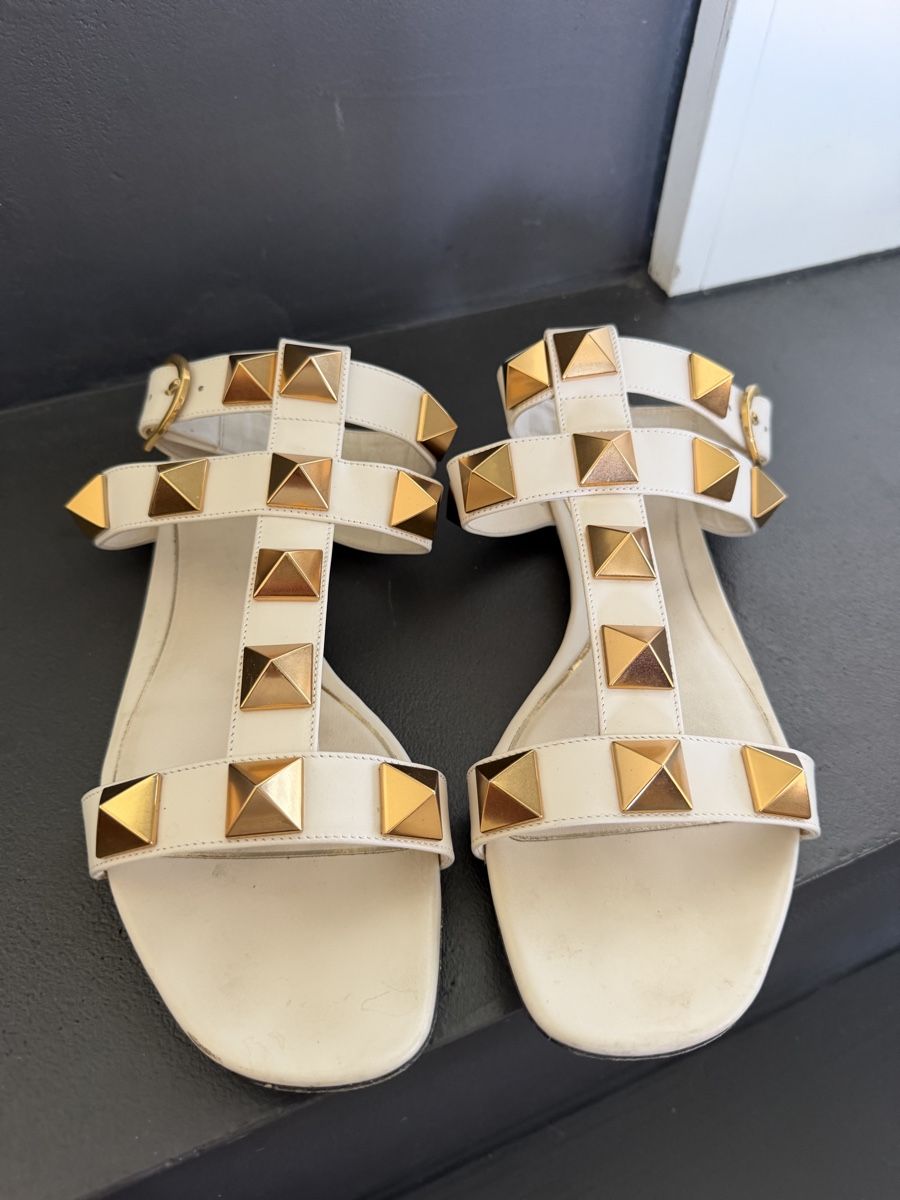 Valentino Scarpe da donna: VALENTINO Roman stud sandals 38.5 – Usato da Steinhausen venduto da Stylelene14 1