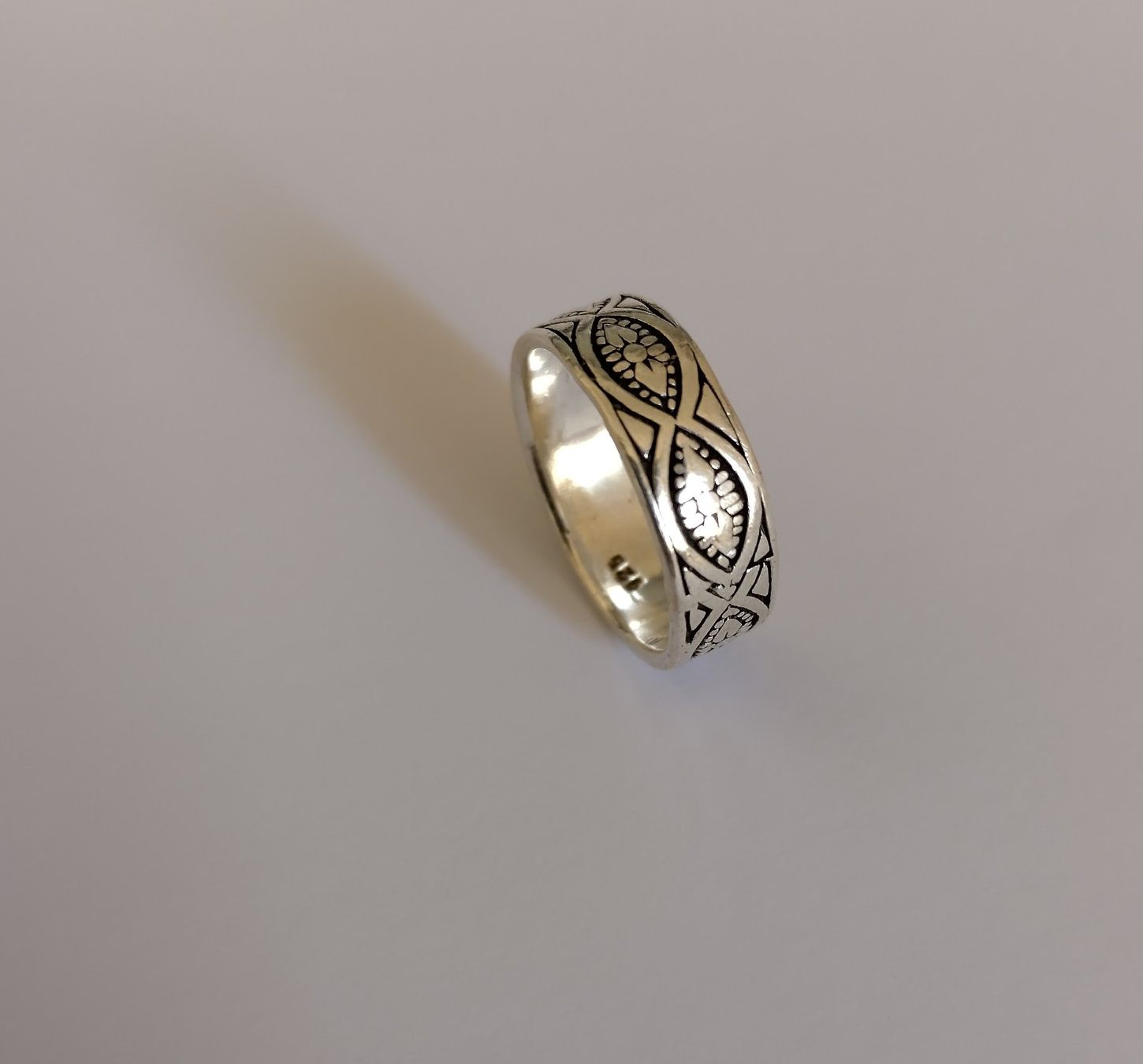 Anelli: RING SILBER 925 MIT RUNDUM MUSTERUNG – Usato da Romanshorn venduto da BoutiqueA 2
