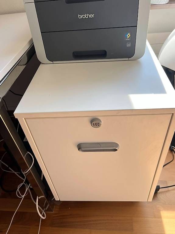 Scrivanie: Bürotisch weiss / chrom mit Korpus – Usato da Arlesheim venduto da SKA_4144 2