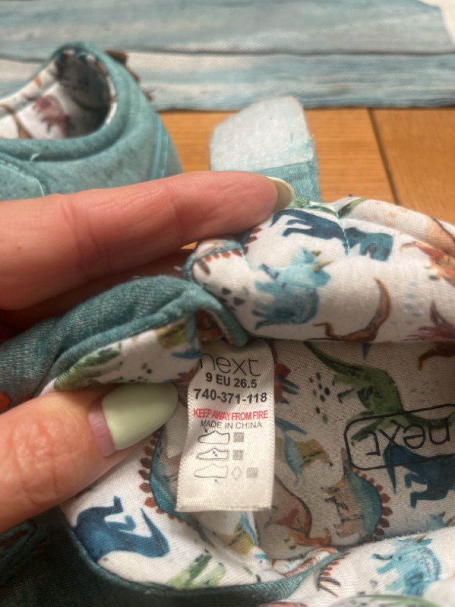 Next Schuhe für Jungen: Next Hausschuhe mit Dinosaurier, Grösse 26.5, Türkis 🦕 – Gebraucht aus Kaisten von saleforfun 1