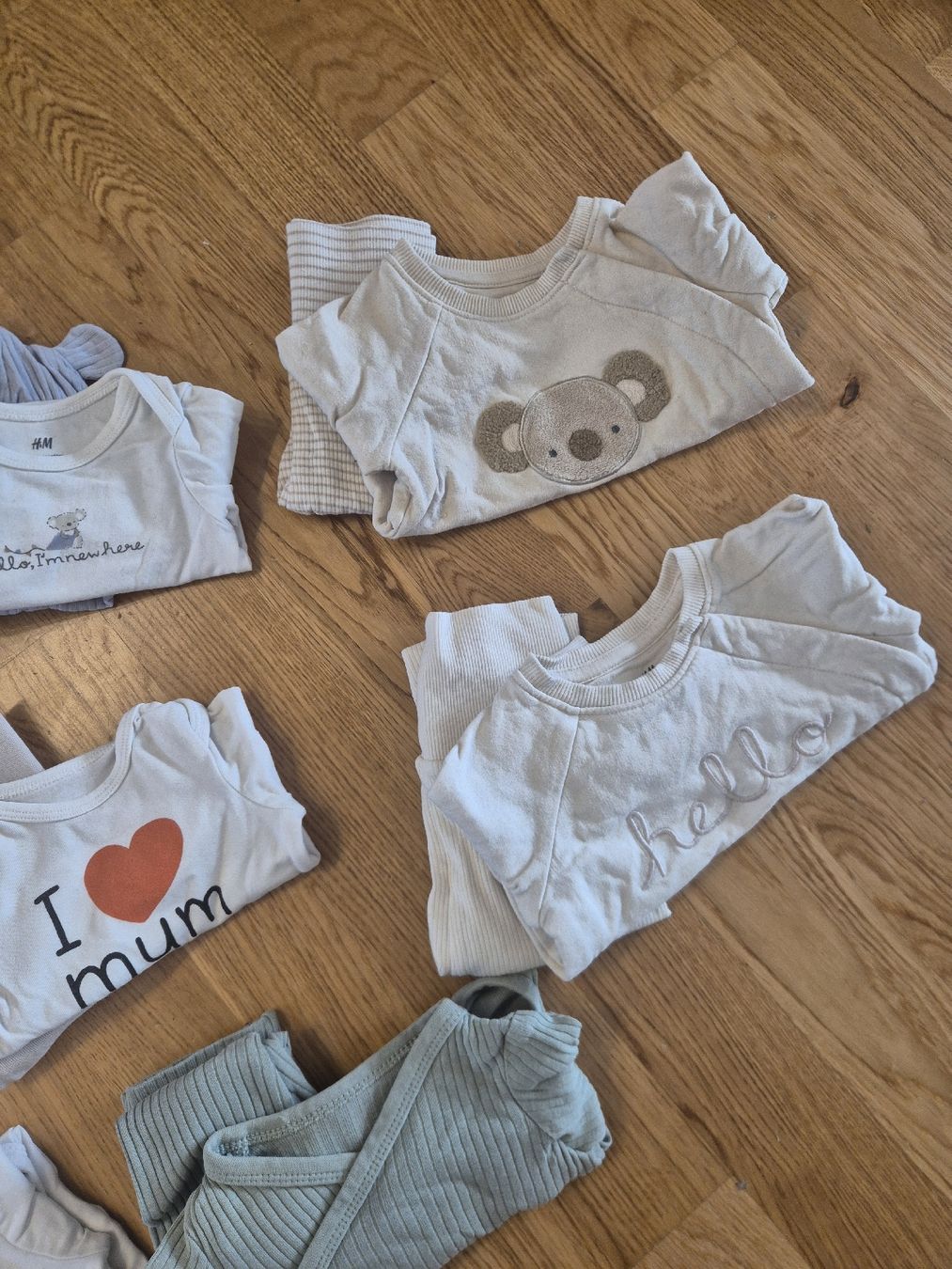 H&M Lotti & Set di vestiti: 24-teiliges Babykleider-Set, Grösse 56 – Usato da Regensdorf venduto da niikii7 3