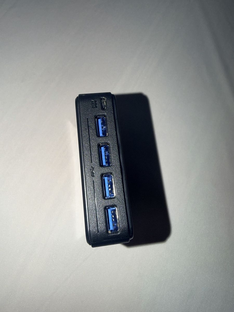 Hub & Switch: ATEN US234 2-Port USB 3.0 Peripheral Sharing Device – Usato da Neuchâtel venduto da sui_jcg9 3