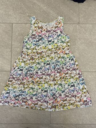 Sommerliches H&M Kleid mit Schmetterlingen, Gr. 110/116