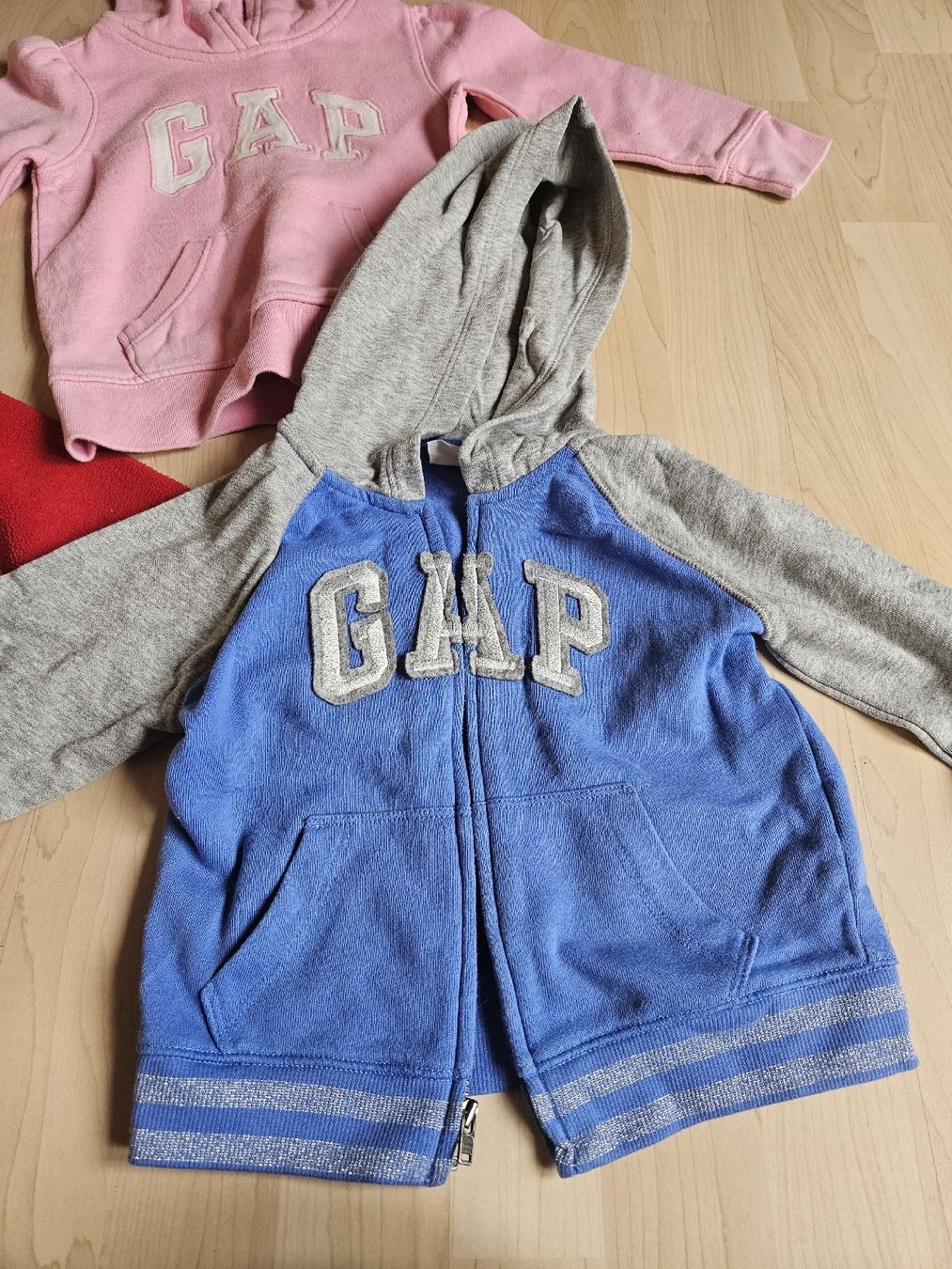 Gap Pullover & Sweatshirts: 3-tlg GAP sweatshirts 98/104 – Gebraucht aus Oberkulm von Preneur 3