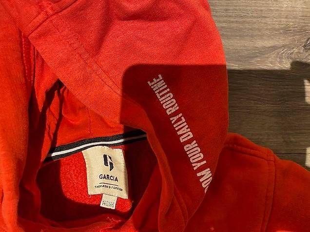 Maglioni & Felpe: Kapuzenpullover Garcia rot Grösse 140/146 – Usato da Lugnorre venduto da terowa26 1