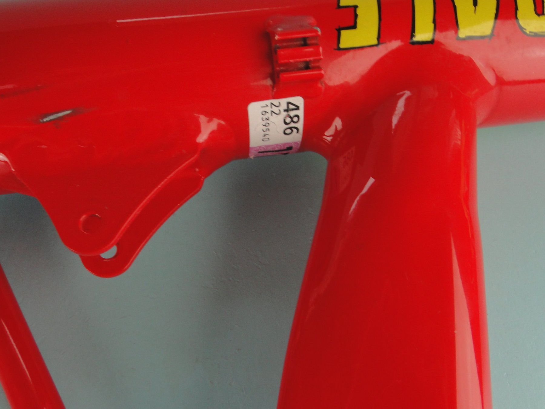 Cannondale Pezzi di ricambio: Cannondale SuperV400  MTB Rahmen / Medium – Usato da Bülach venduto da cann11 4