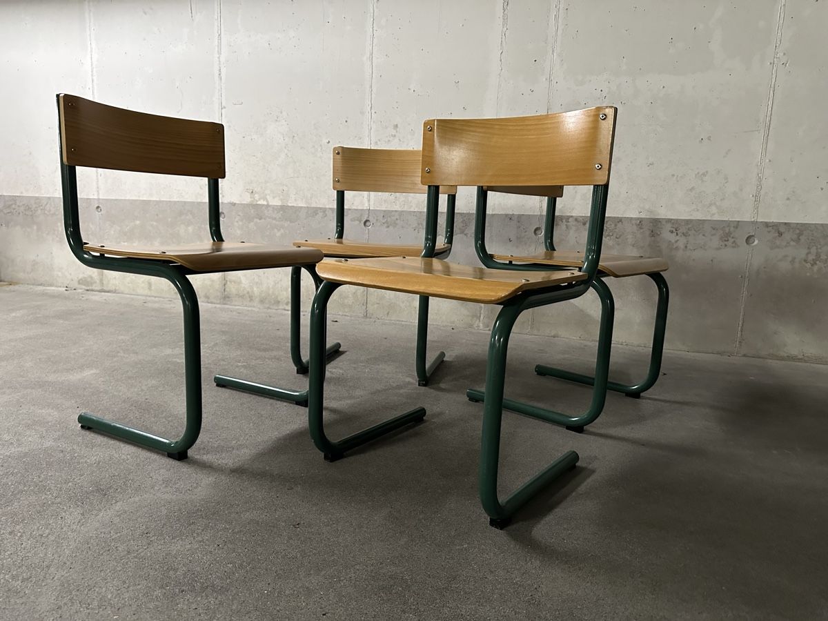 Sedie: 12xFreischwingerstühle FM 622 – Usato da Niederurnen venduto da KEVIN078