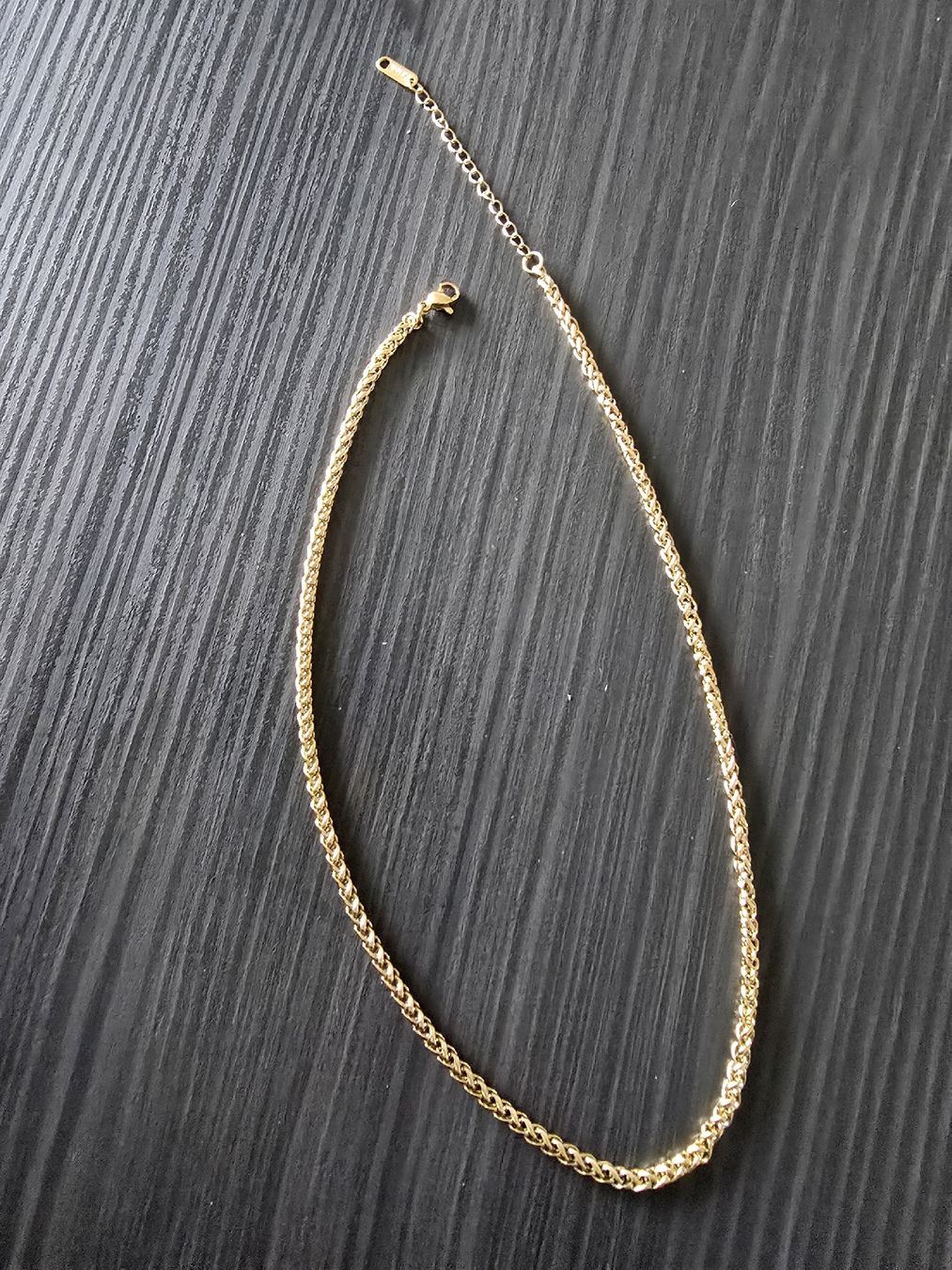 Catenine: Goldige Edelstahl Halskette  – Nuovo e nell'imballaggio originale da Rickenbach b. Wil venduto da Beautiful.Things