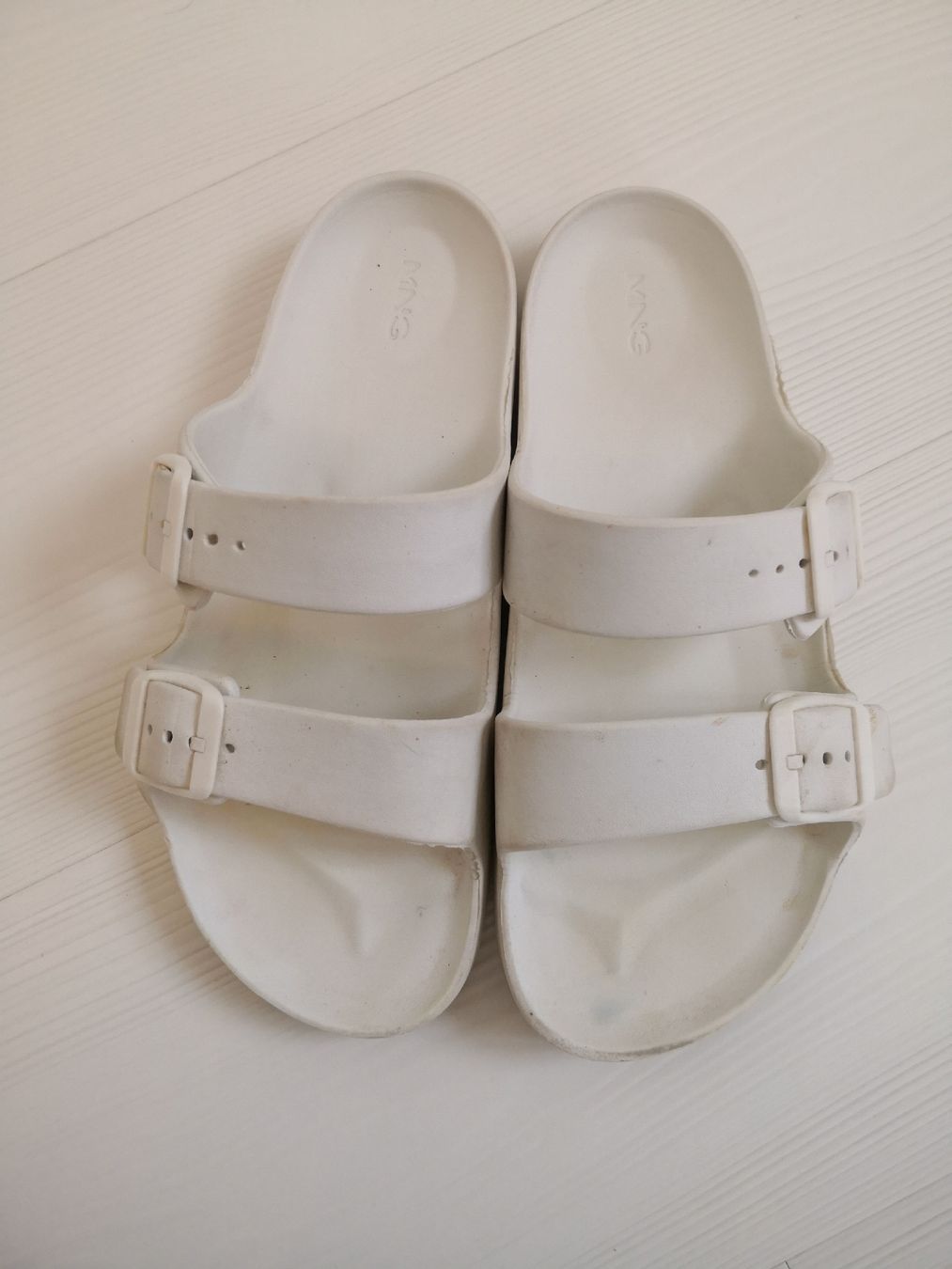 Mango Scarpe da donna: 🤩MANGO PLASTIK SANDALEN WEISS – Usato da Olten venduto da Naja-Twins-Twins