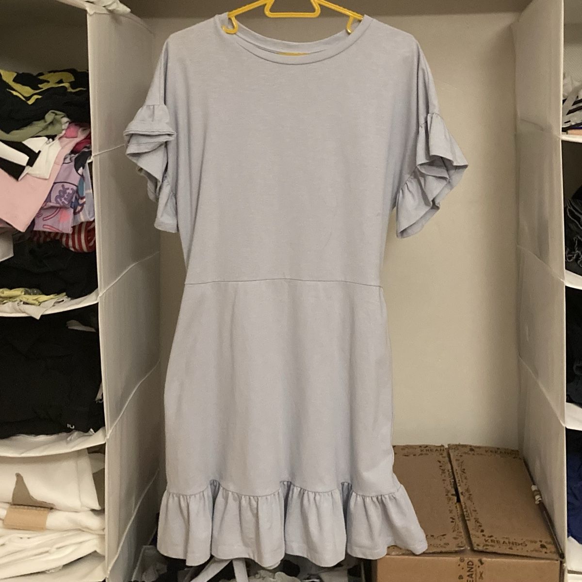 Vestiti: blue frilly dress mid-length sleeves – Usato da Petit-Lancy venduto da yoo_jm8h