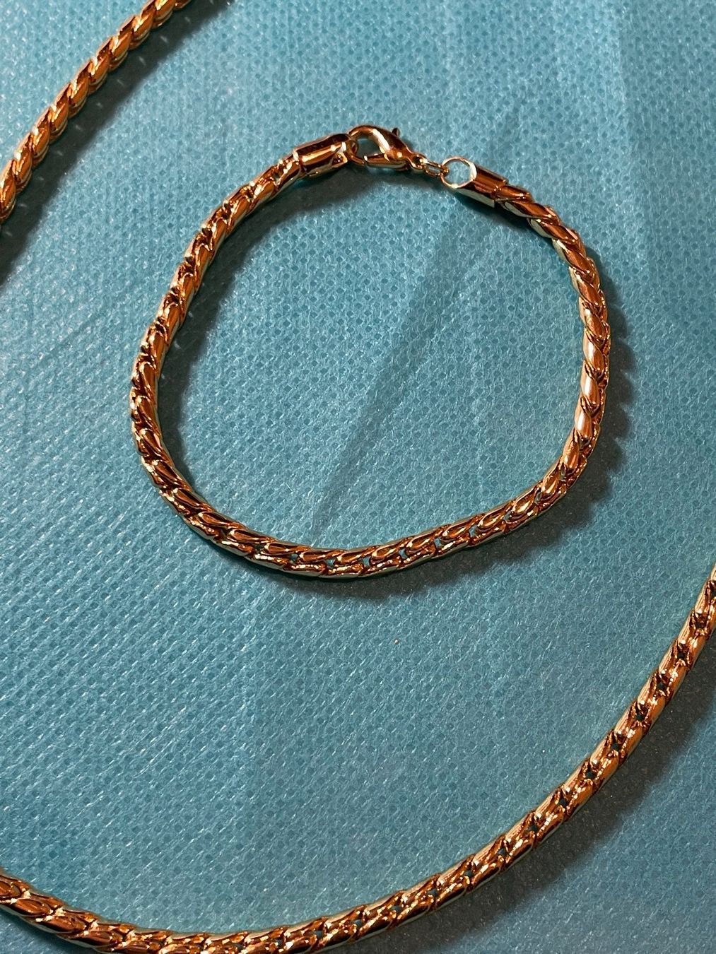 Catenine: Lot collier et bracelet – Usato da Villars-le-Grand venduto da Scaoli 1