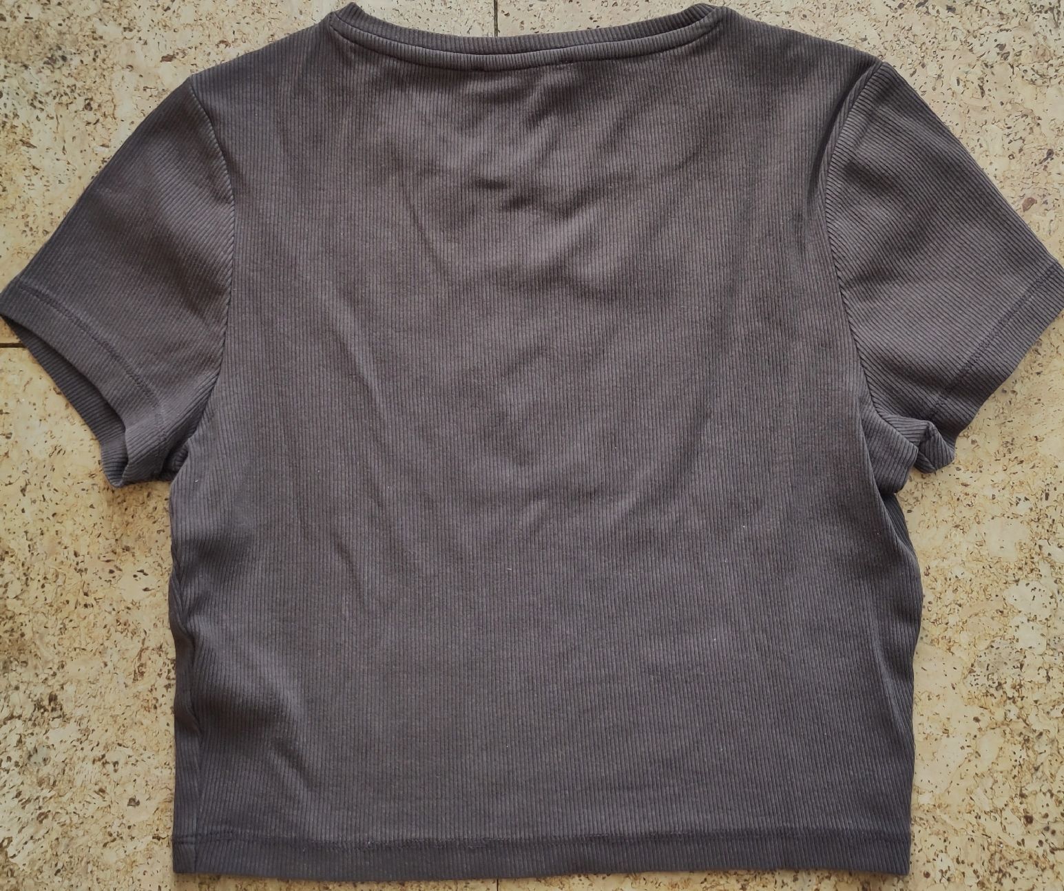 Only T-shirts: Gecropptes T-Shirt Braun Grösse S – D'occasion à Oberuzwil par yaramelina 1