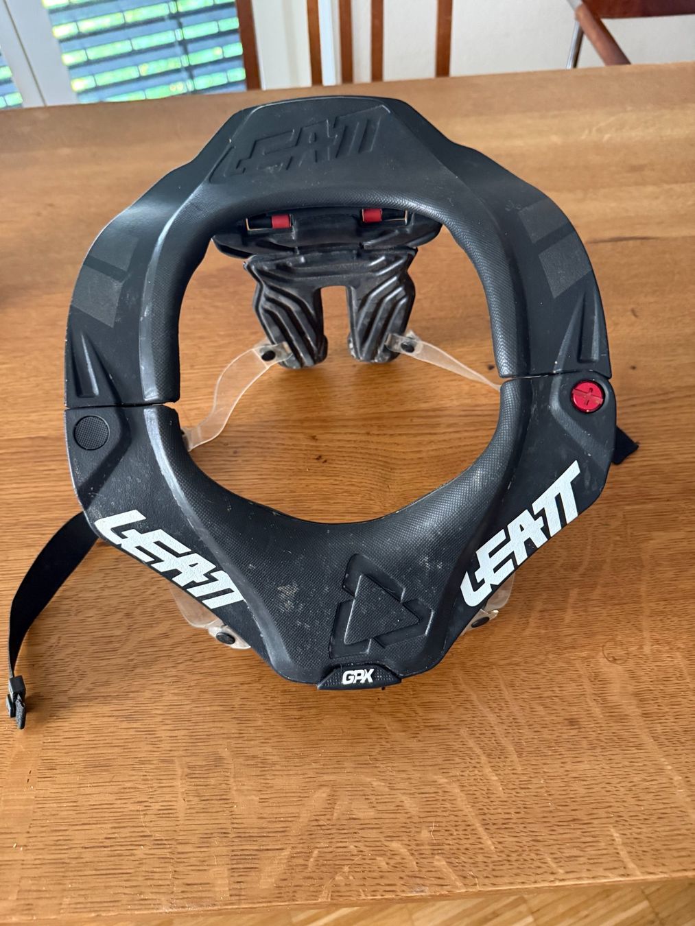 Leatt Protezioni & Imbottiture: LEATT Neck Brace GPX 5.5 – Usato da Zürich venduto da bebe_braun 1