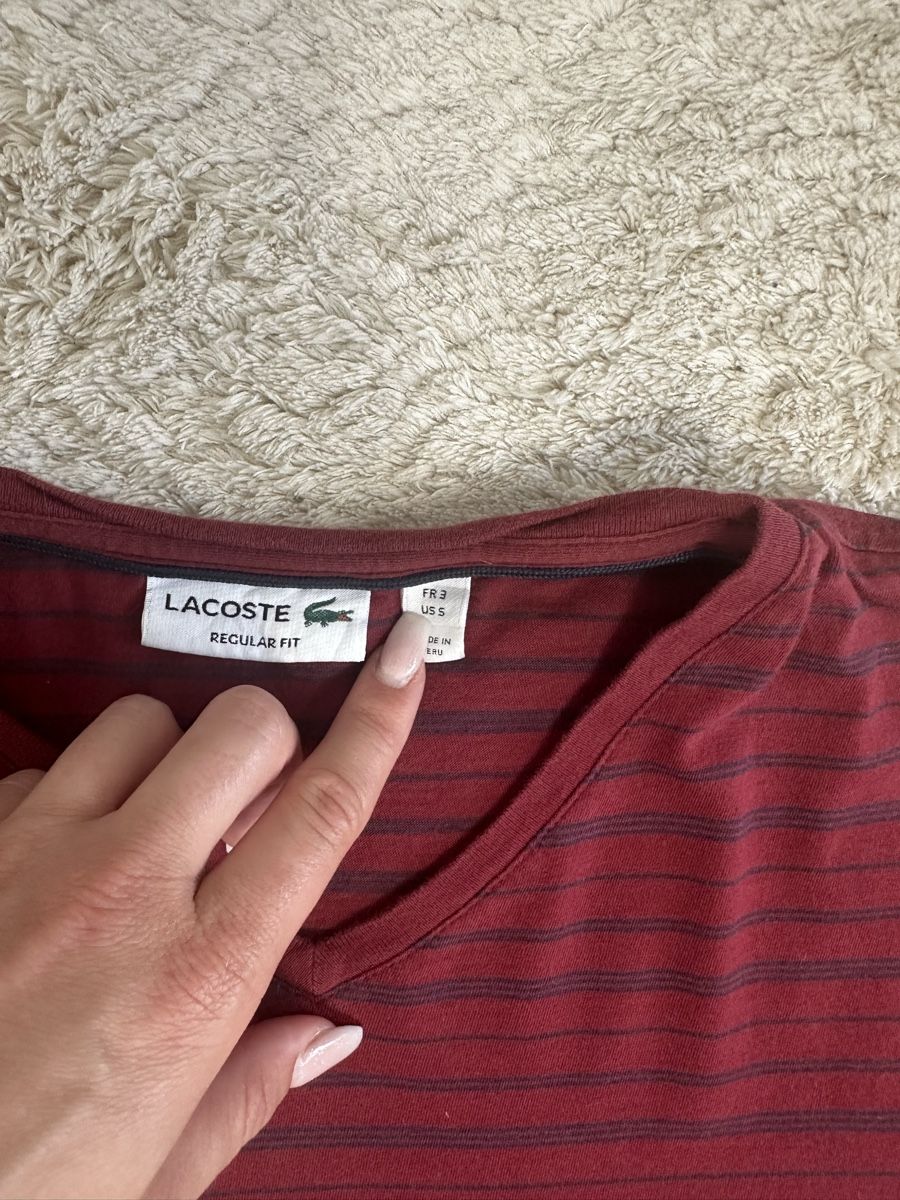 Lacoste T-shirt: T-shirt Lacoste bordeaux rayé - Taille 3 / S – Nuovo (secondo la descrizione) da Neuchâtel venduto da aliceguins 2