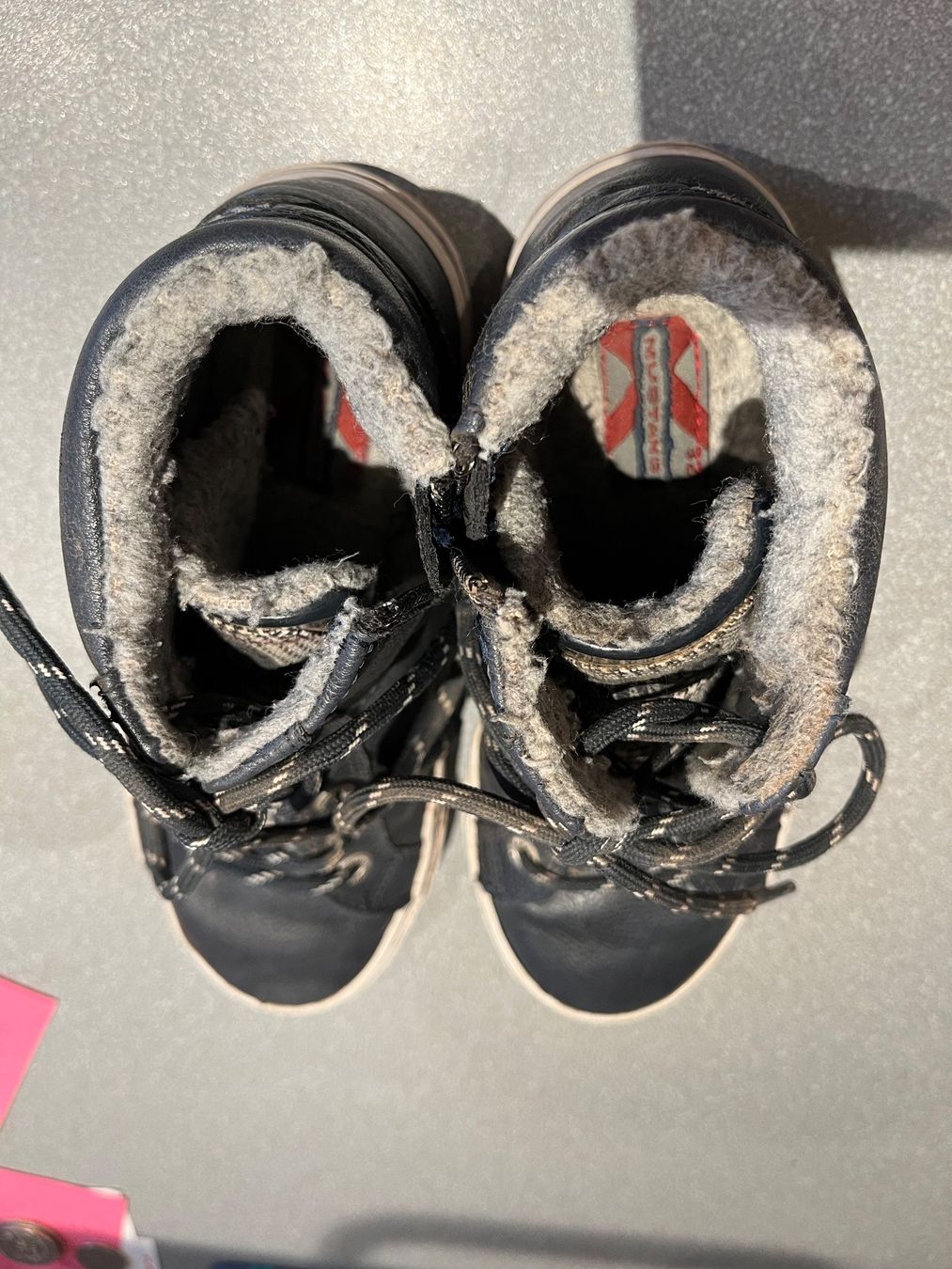 Mustang Scarpe per ragazzi: Leicht gefüterte Schuhe Jungs – Usato da Stadel venduto da Ani78 1