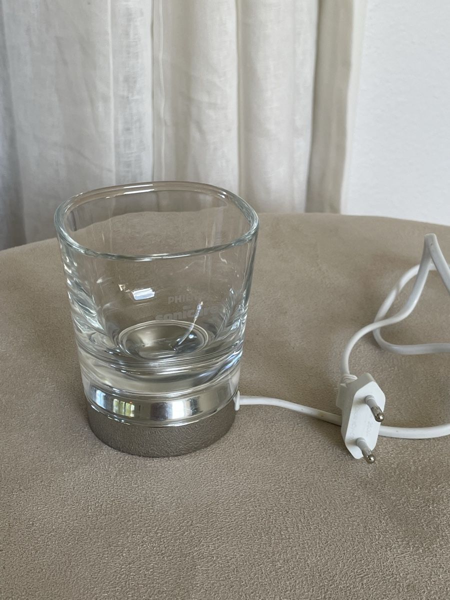 Philips Caricatori & Batterie: Philips Sonicare Ladeglas mit Ladestation – Nuovo (secondo la descrizione) da Zürich venduto da vik_isi 1