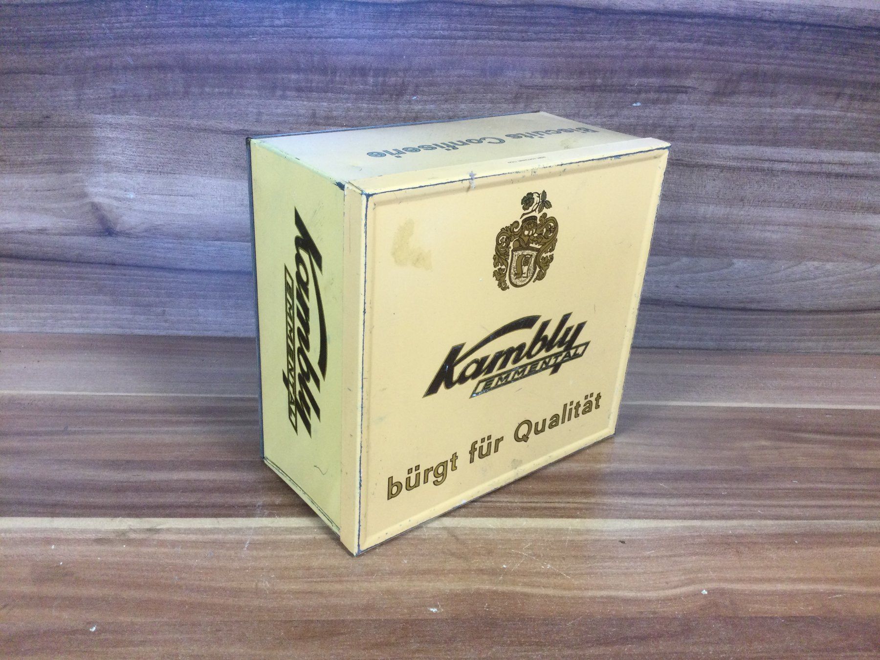 Attrezzi da lavoro: Antike gebrauchte Kambly Blechdose Emmental – Usato da Wangen SZ venduto da kuriosum12 3