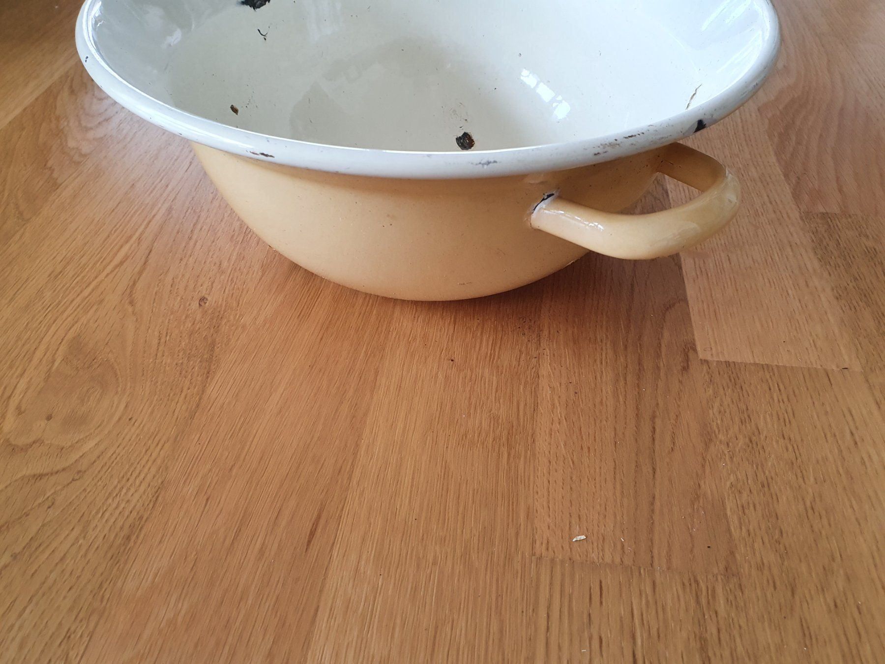 Schalen: Email Becken Schüssel – Gebraucht aus Hägglingen von Orysen 3