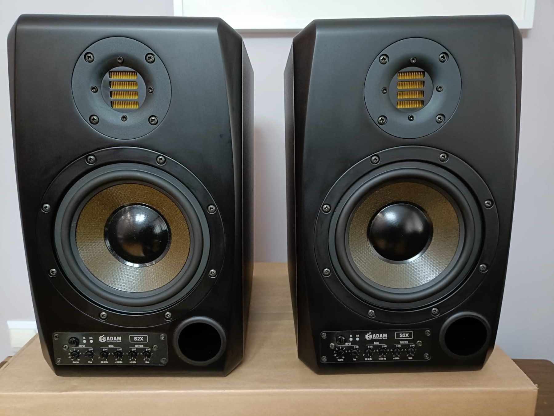 Adam Audio Casse acustiche: Adam Audio S2X studio monitors – Usato da Basel venduto da Threemice