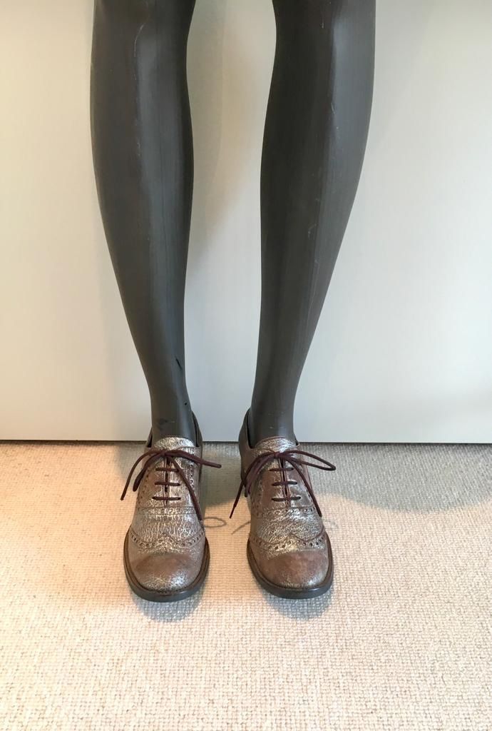 Maliparmi Damenschuhe: Maliparmi Schuhe, Gr 37 1/2, Leder, Silber/grau – Gebraucht aus Dornach von Snow54
