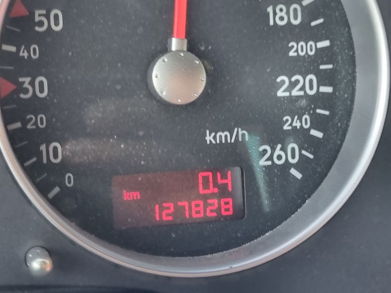 Audi Automobili: Audi TT Roadster Quattro 225ps – Usato da Rougemont venduto da 911__ 3